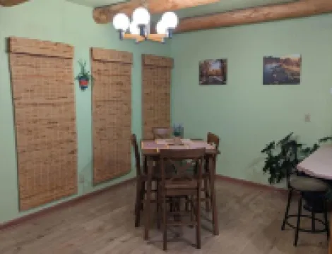 Inviting & Spacious~ Balcony~Propane Fire Pit~BBQ