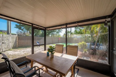 Serene Pool Oasis w/ put put golf in central location