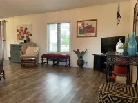 Serene & comfortable Southwestern home in Dalhart for you and your pets…