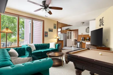 Historic Coupeville 6Br/5BA Near Waterfront/Wharf Отели рядом с достопримечательностью «Lavender Wind Farm»