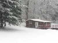 Ohio Cabin near Amish Country Pro Football HOF Hiking trails Near lake Fire Pit.