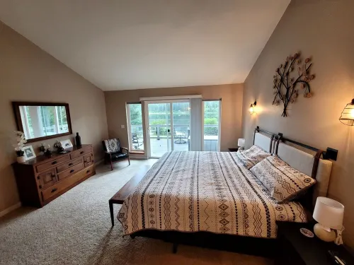 10 Acre Private riverfront retreat w/ dock and 1,000 ft waterfront