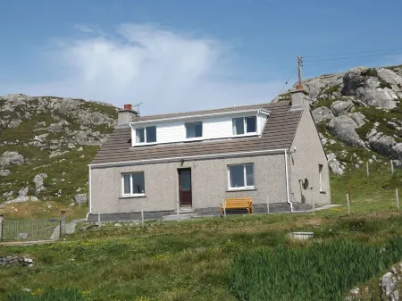 Macaulay Cottage, Grosebay, Isle of Harris