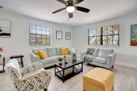 Tropical Paradise with a private pool in Port Saint Lucie, Florida