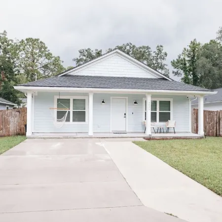Charming 3-bdr house with WiFi in St. Augustine, close to vilano beach and shops