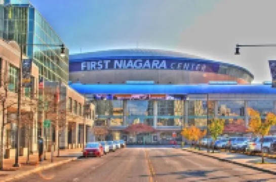 Downtown King Bed Suite- Very Walkable- Flexible Cancellation