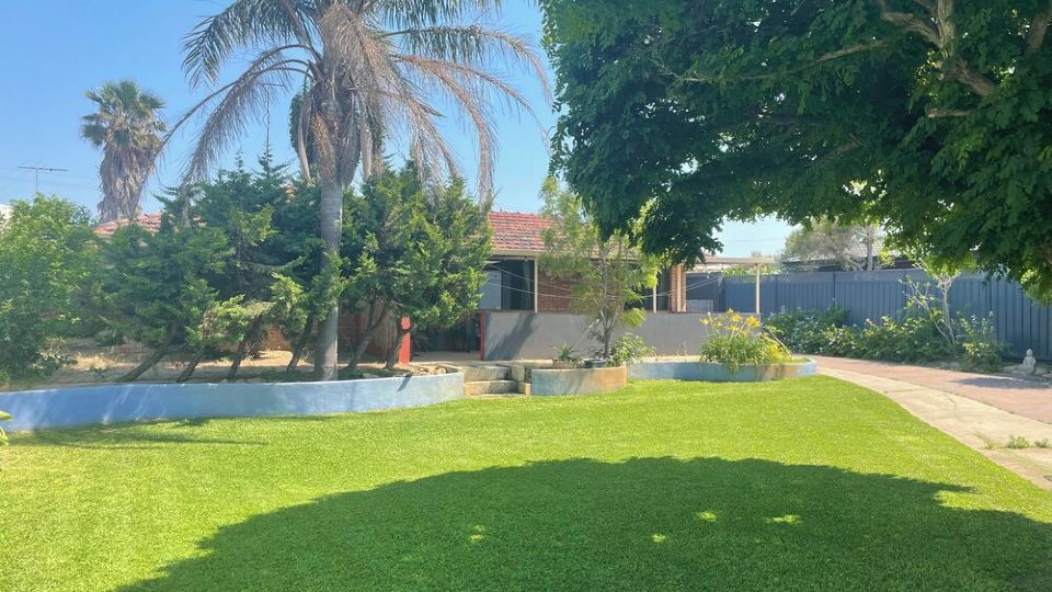Ormsby Terrace. Leave car in drive. Beach across the road. Walk to Marina / Town