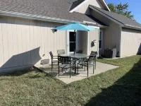 Terrific Townhome w/fenced in yard and patio