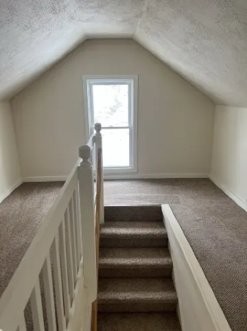 2 Bed, 2 Bath Cozy Home Across from Zoo in the heart of Baraboo.