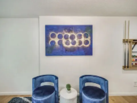 Townhouse with Pool Table - Renovated w/ King Bed チコピーのホテル