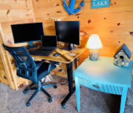 Green Lake: Charming Cottage with Sandy Beach & Dock - Ideal for Family Getaways