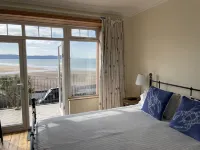 Large Victorian House for 12 Overlooking Woolacombe Beach. Hot Tub, BBQ, Parking Hotels in Woolacombe