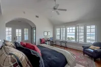 Spectacular Oceanfront Kiawah Home With Pool And Private Boardwalk To Beach