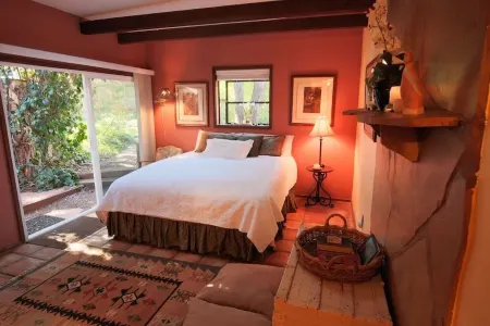 'Sedona Serenity' - Romantic Garden Casita Отели рядом с достопримечательностью «Катедрал Рок»