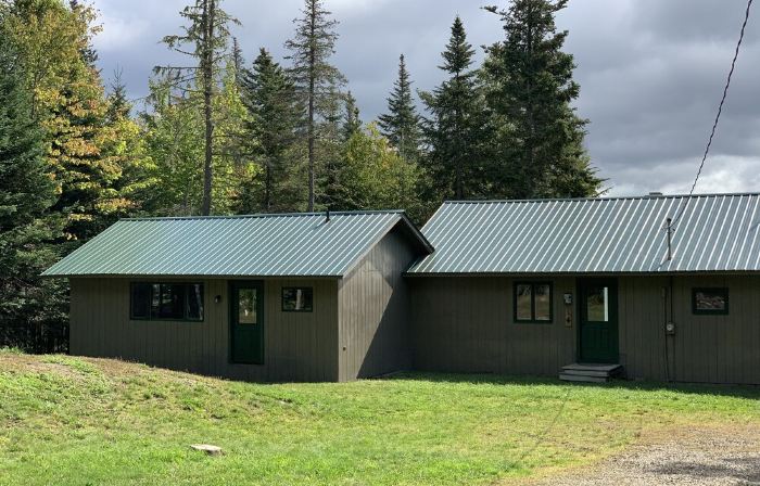 Rangeley Waterfront Retreat: 4 Bed, 2 Bath, Perfect for Families to Unwind