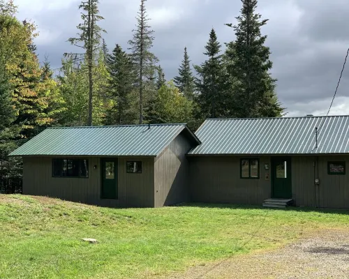 Rangeley Waterfront Retreat: 4 Bed, 2 Bath, Perfect for Families to Unwind レーンジリーのホテル