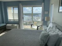 Joshua2 on the Boardwalk with Spacious 3 Bedrooms, 2 Bths, Kitchen & Indoor Pool