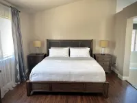 Travelers Dream! Large Home, Huge Yard, Style & Comfort Hotel dekat Restaurant Los Placeres