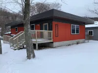 Perfect location for a Pictured Rocks adventure. Snowmobiles & trailers welcome.
