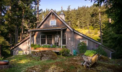 Cottage-in-the-Barn on Dragonfly Farm
