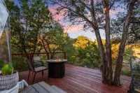Hill Country Glamping Dome w/Hot Tub, Gym, Sauna & Cold Plunge