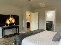 Cozy Home in NW OKC with 3 King Beds!! 16 miles from Downtown and Pet Friendly!