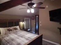 Beautiful Rustic Townhome - Lodge Theme