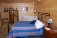 A Cozy Cottage Near the Heart of All Louisville Attractions!