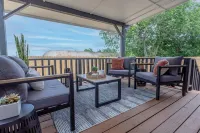 The Porch- A cozy stay just 5 mi to BU/Magnolia/Downtown Hotels in Robinson