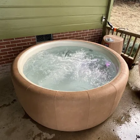 “The View” Lake Front Cottage w/Hot tub Отели в г. Клайнс