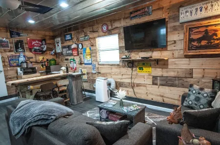 Ponderosa  - Creekside