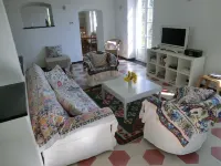 Lovingly Restored Country Farm House in Olive Grove 10 minutes from sea