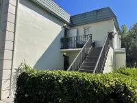 Only 8 Minutes from Seagate Beach, Spacious 3Br 2BA Naples Condo Prime Location 에밀리오 산체스 아카데미 플로리다 주변 호텔