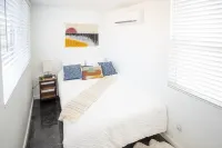 Box on the Rox Container Home + Heated Pool - balcony