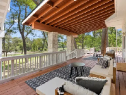 Lakefront Estate • Sleeps 23 • Firepit & Kayaks Hotéis em McQueeney