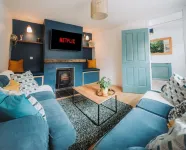 Cosy Hot Tub Getaway Bungalow Hotel di Armagh