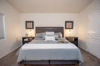 Beautiful Newly Furnished 3 Bed/2 Bath Home between Yuma & Foothills