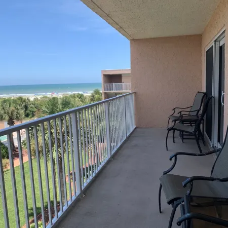 Beachfront Condo, Beautiful Views, Wide Beach