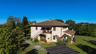Lovely and typical farmhouse in the heart of Chianti 몬테리조니 주변 호텔