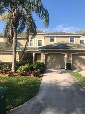 Cypress Woods Golf and Country Club on 18th tee!! Các khách sạn gần Sun-N-Fun Lagoon