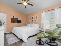 Solar Half-Plex with Chic Style in Country Glen Hotels in Keizer