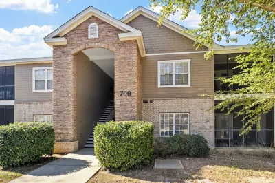 Tranquil 2-bedroom condo in charming Foley close to beaches, Owa and Ballfields!