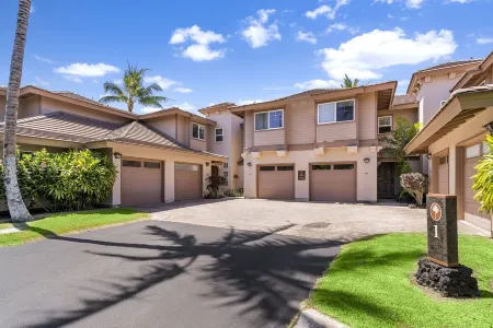 Spacious 3 BR Townhome near the Beach