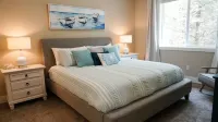 Short walk to BEACH - 3 bedrooms w/TVs- SLEEPS 6 - Dogs OK! Hotels near World Kite Museum & Hall-Fame