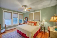 New Braunfels Bungalow~Herry Haus~Near Downtown