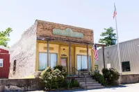 * Best Location on the Wine Trail! * Hiking Trail 1 min away * Wi-Fi *