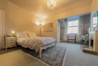 Lovely Large St Annes Maisonette with Roof Garden