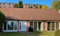 Agate Bay Cottage 2 Bed 2 Bath. Watch the ore boats in comfort.