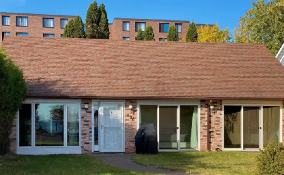 Agate Bay Cottage 2 Bed 2 Bath. Watch the ore boats in comfort.