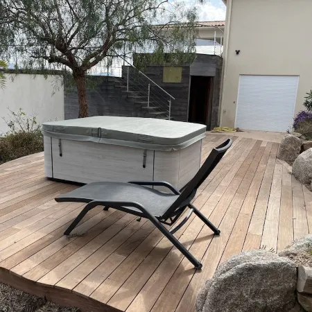 10mn beach, Standing Villa, top sea view, fiber internet, heated pool, jacuzzi